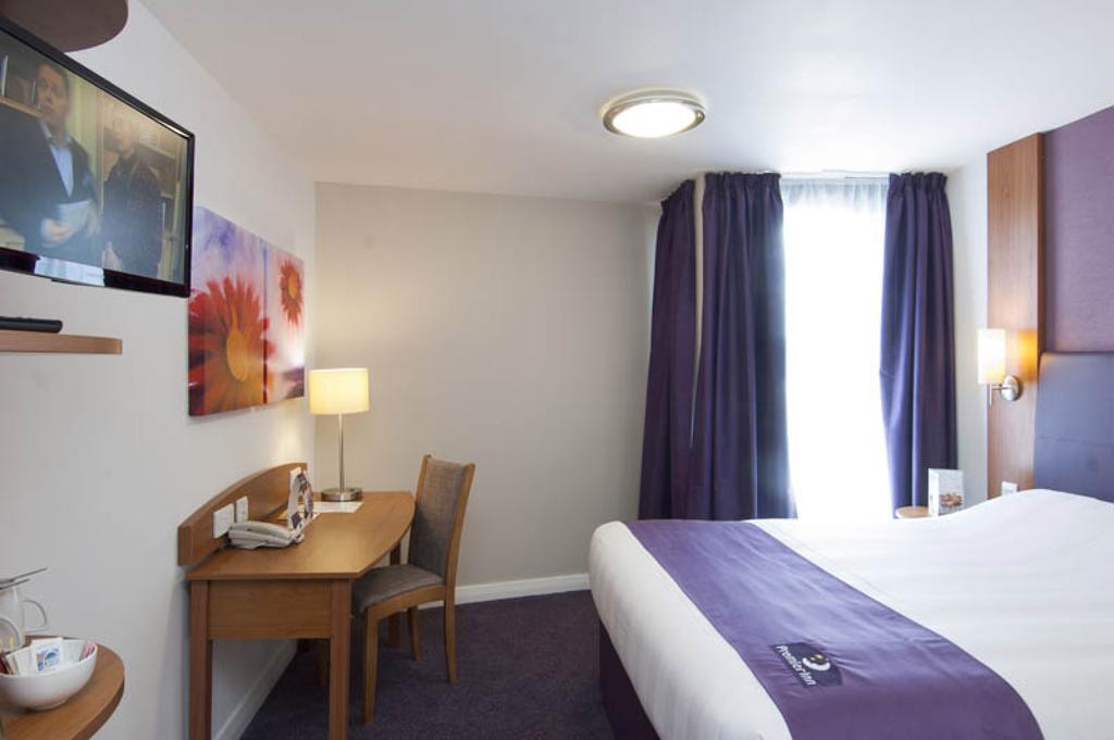Premier Inn Manchester - Гендфорт Номер фото