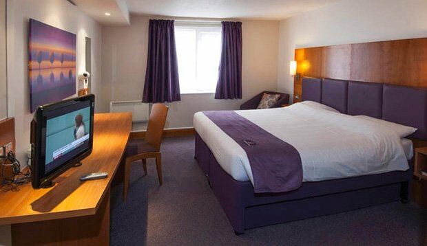Premier Inn Manchester - Гендфорт Екстер'єр фото
